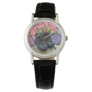 Montre Fleurs dans les vieilles bottes