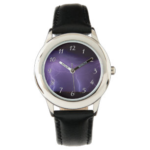 Montre Foudre violette dans un désert nocturne Tempête to