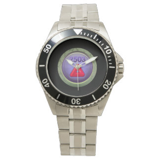 Montre Glitch Achiever assez fine raffineur classe rouge.