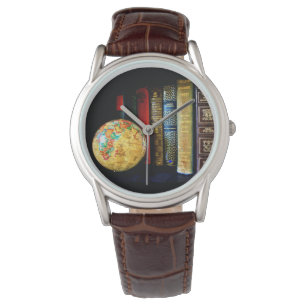 Montre Globe et livres vintages