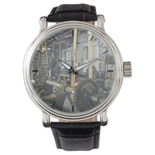 Montre Grand tour à métaux dans un atelier mécanique