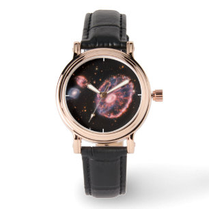 Montre La Galaxie Cartwheel Et Ses Galaxies Compagnons.