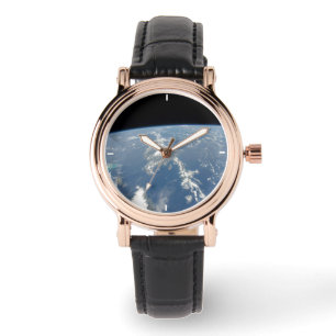 Montre La Poussière Saharienne Frappant Vers L'Ouest Dans