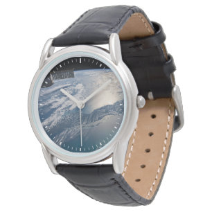 Montre La Station Spce Internationale Au-Dessus De L'Atla