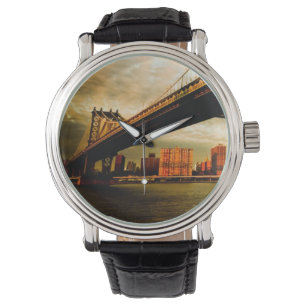 Montre La vue de pont de Manhattan du côté de Brooklyn