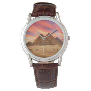 Montre Les monuments Les grandes pyramides