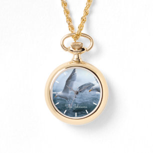 Montre Les mouettes volent au-dessus de la mer