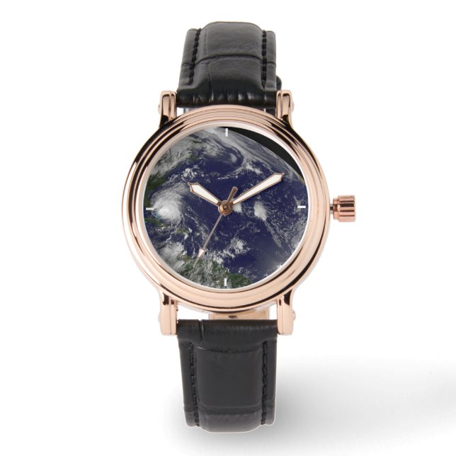 Montre L'Ouragan Irene Traverse Les Bahamas. (Recto)