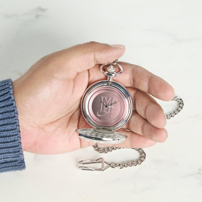 Montre Monogramme gravé en acier rose métallique (main)