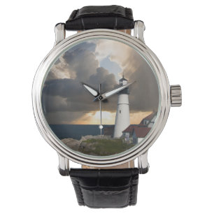 Montre Phare dans une tempête