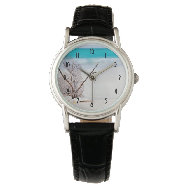Montre Photographie de Coquillages sur une plage de sable (devant)