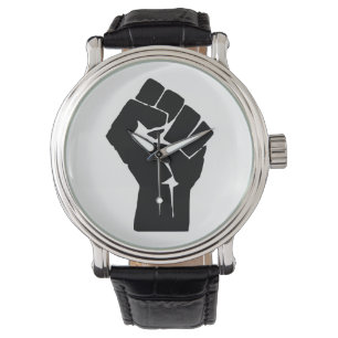 Montre Poing noir levé - Manifestation de résistance