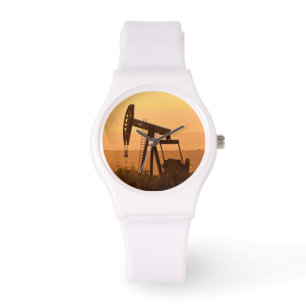 Montre Pompe à balancier pompant du pétrole dans l'ouest