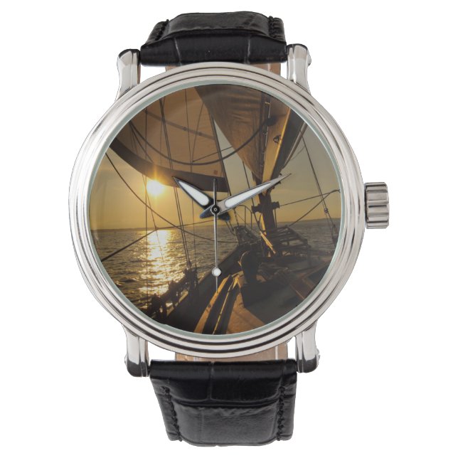 Montre Pont Sailboat, Heading Into Setting Sun (devant)