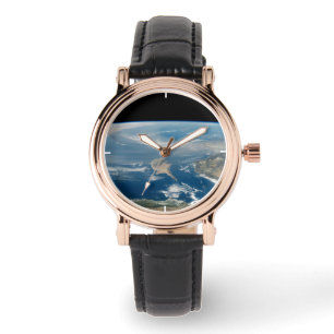 Montre Poussière Sur La Mer Méditerranée Et L'Île Chypre