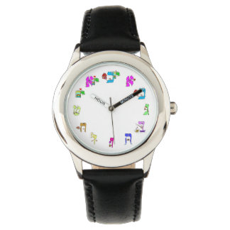 Montre regarder avec un pari d'alef hébreu