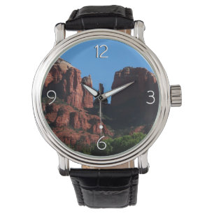 Montre Rocher de la Cathédrale à Sedona Arizona Monument