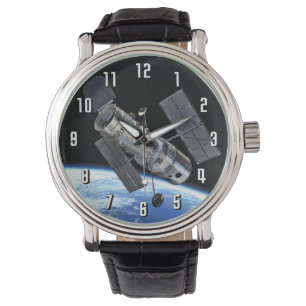 Montre Télescope spatial Hubble en orbite terrestre Photo