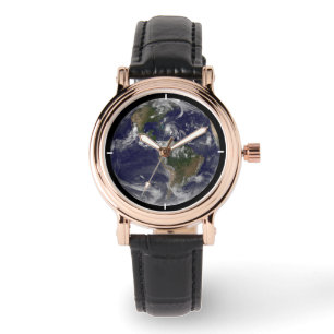 Montre Terre Pleine Avec L'Ouragan Irène Au-Dessus Des Ba
