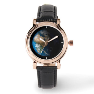Montre Terre Pleine Montrant Des Nuages Simulés Sur L'Afr