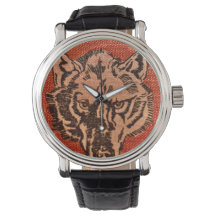 Tête de loup sur le rouge