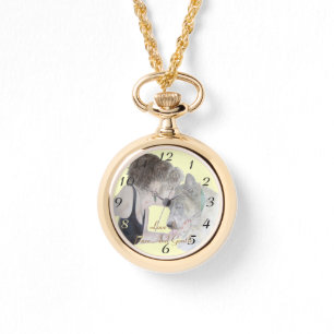 Montre Un dessin tendre et aimant de fille embrasser akit