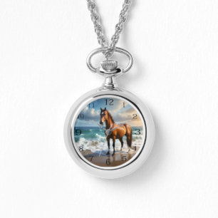 Montre Un Étonnant Cheval Brown Sur La Plage,