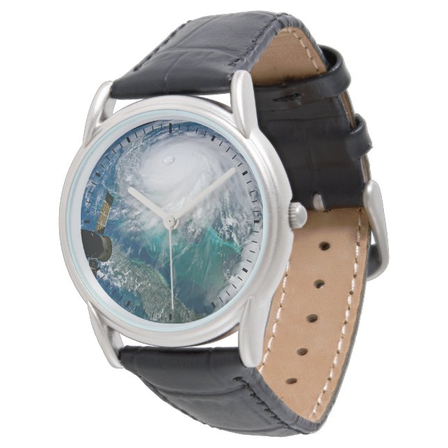 Montre Vue De L'Ouragan Dorian. (Incliné)