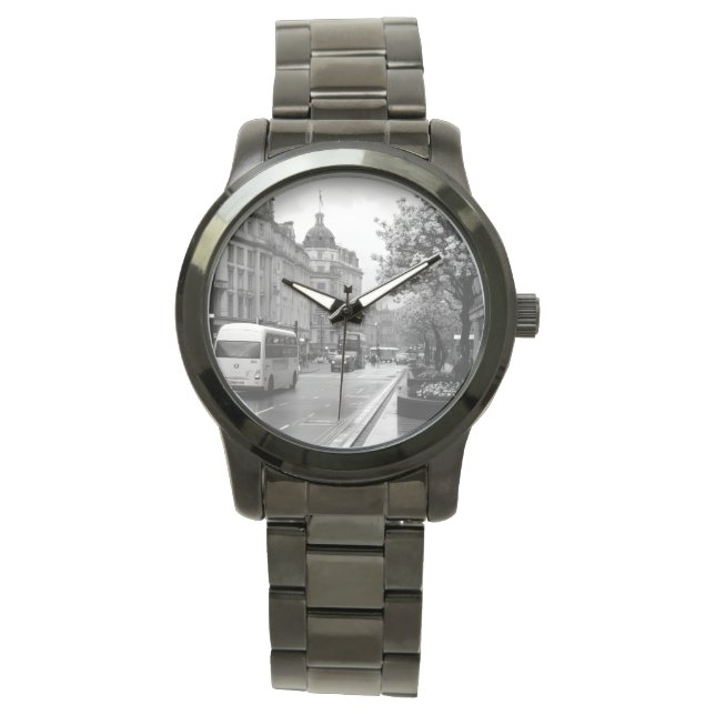 Montre Vue élégante sur rue (devant)
