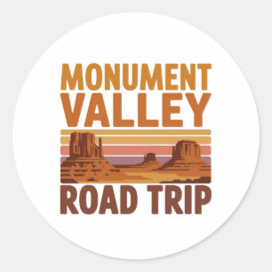 Monument Valley Roadtrip - Erlebnisreiche Wüstenab Runder Aufkleber