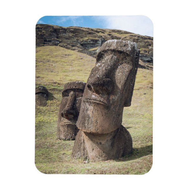 Monuments | Easter Island, Chile Magnet (Vertikal)