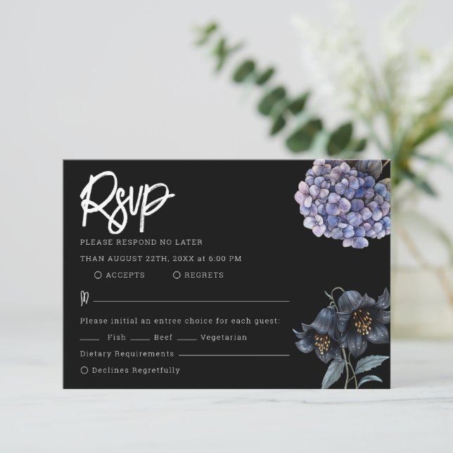 Moody Black Floral Classic Typography Wedding Rsvp (Stehend Vorderseite)