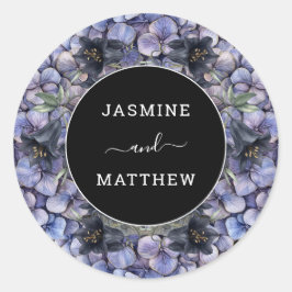 Moody Black Floral Classic Whimsical Chic Wedding Runder Aufkleber