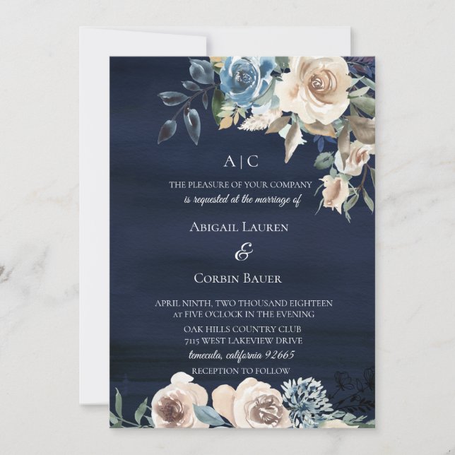 Moody Blue Champagne Floral Wedding Einladung (Vorderseite)