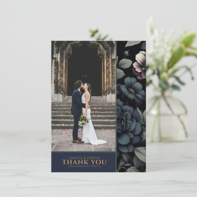 Moody Blue Floral Dankeskarte (Stehend Vorderseite)