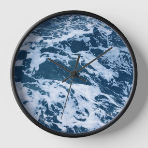 Moody Blue Ocean Waves Wall Uhr