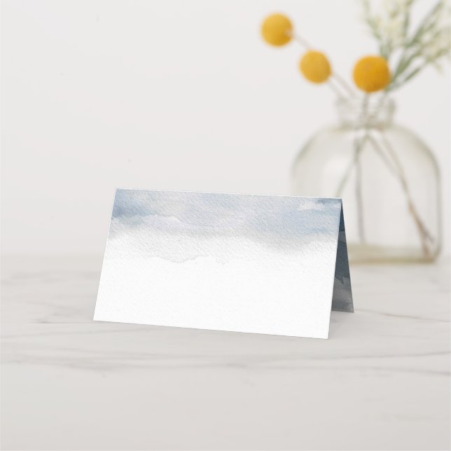 Moody Blue Watercolor Elegante Wedding Platzkarte (Vorderseite)
