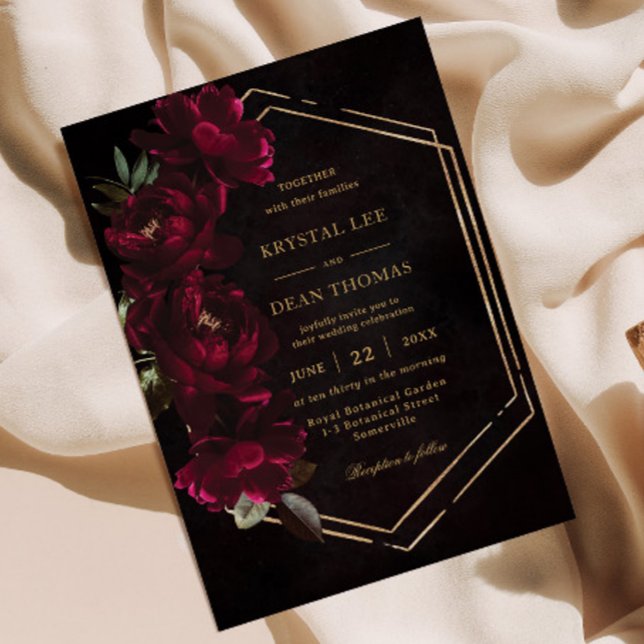 Moody Burgundy Bloral Peonies Wedding Einladung (Von Creator hochgeladen)