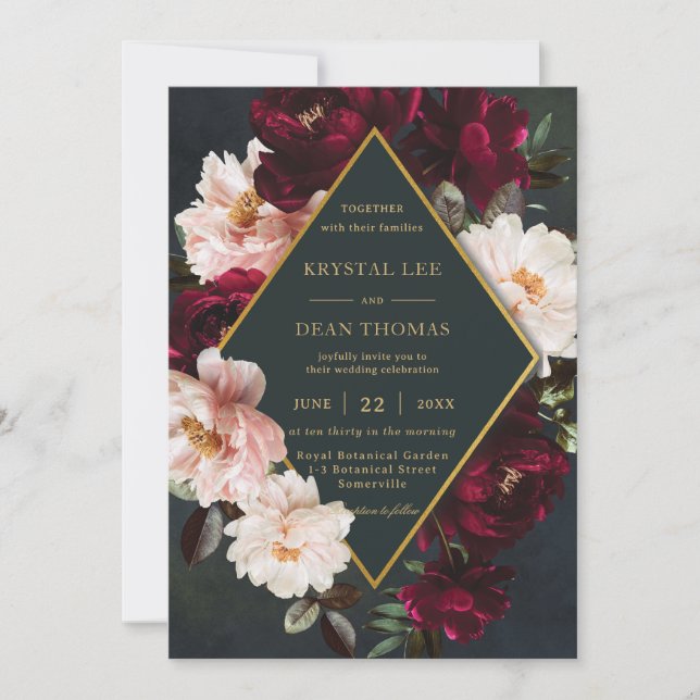 Moody Burgundy Blush Bloral Peonies Green Wedding Einladung (Vorderseite)