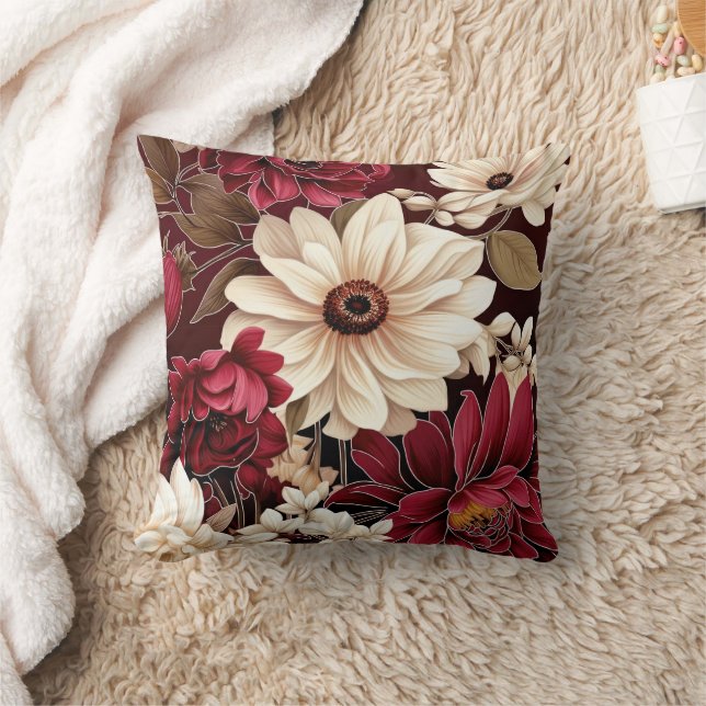 Moody Burgundy und Cream Florals Kissen (Decke)