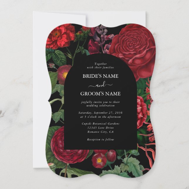 Moody Florals Black Arch Burgundy Red Wedding Einladung (Vorderseite)