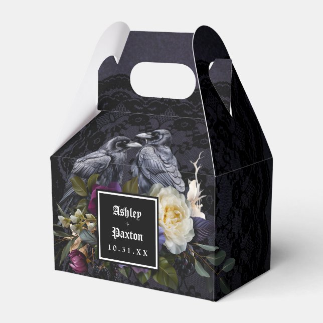 Moody Gothic Lila Floral Bouquet auf Black Lace Geschenkschachtel (Vorderseite)