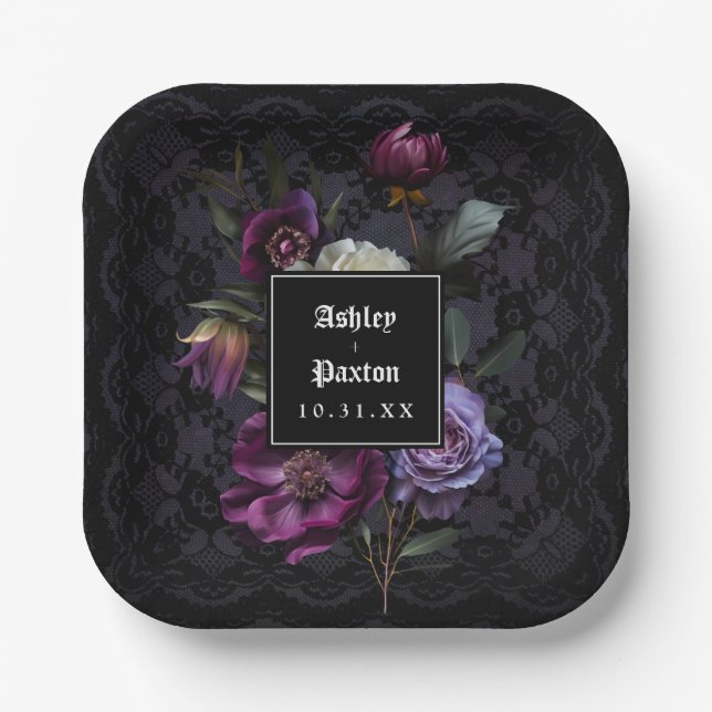 Moody Gothic Lila Floral Bouquet auf Black Lace Pappteller (Vorderseite)