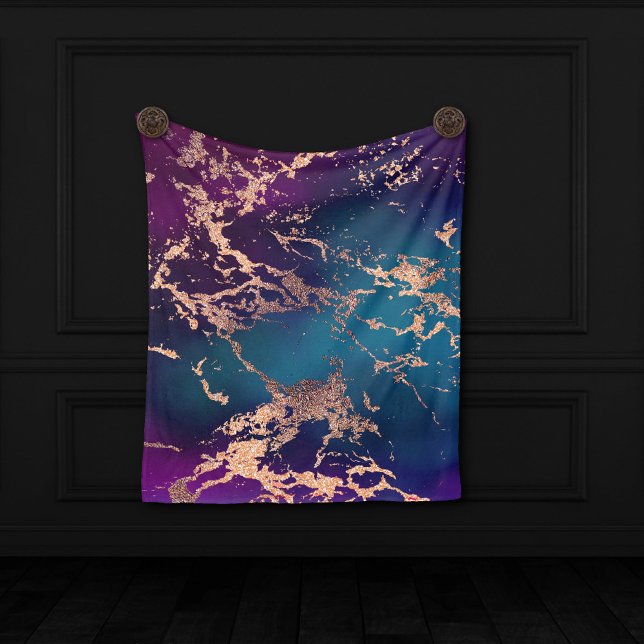 Moody Luxe Marble | Tief Lila und Aquamarine Rose  Wandteppich (Von Creator hochgeladen)