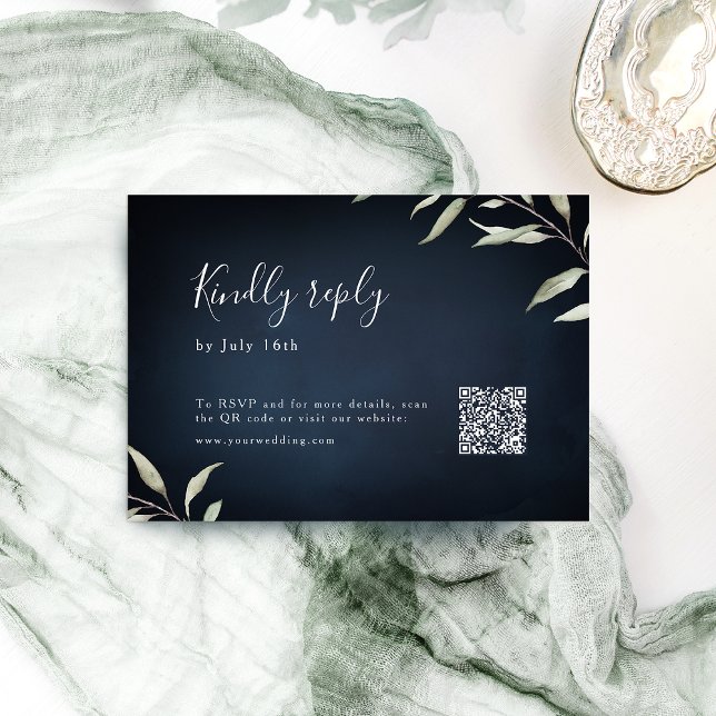 Moody Marine minimale grüne Hochzeit QR-Code RSVP Karte (Moody navy minimal greenery wedding QR code RSVP Card)