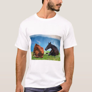 Moody Mountain Horses: Eine Reise in die feine Kun T-Shirt