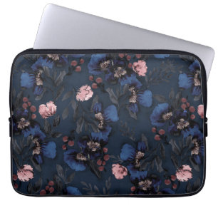 Moody, Painterly Watercolor Florals und Berries Laptopschutzhülle