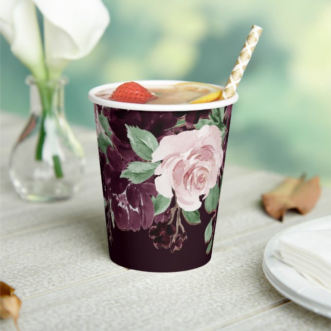 Moody Passion | Dramatischer Lila Wein Rose Garlan Pappbecher (In Situ)