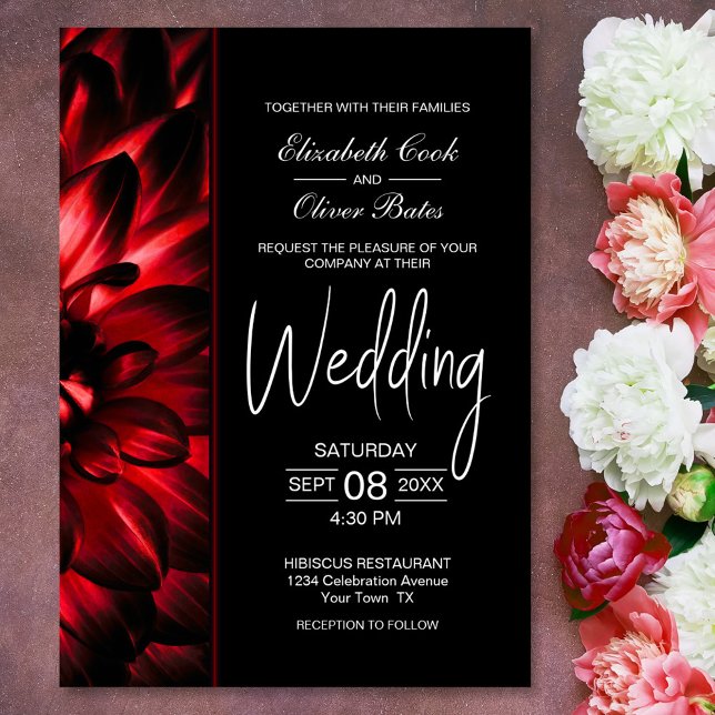 Moody Red Floral Wedding Einladung (Von Creator hochgeladen)