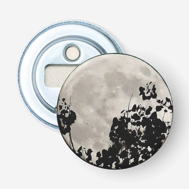 Moon hinter dunklen Blätter Flaschenöffner (Vorderseite)